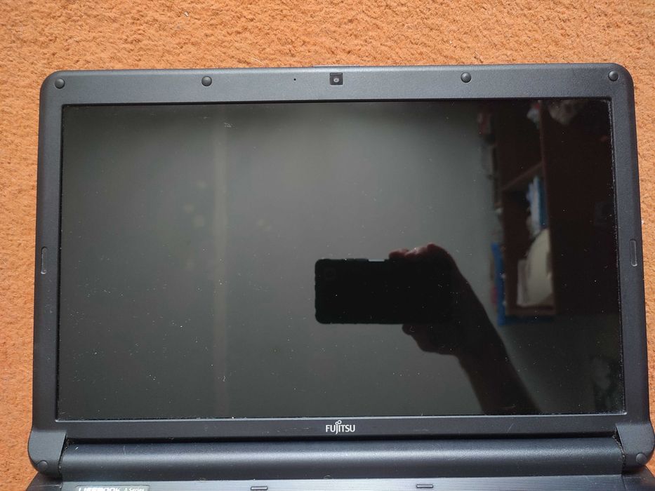 Продам на запчасти ноутбук Fujitsu Lifebook AH530GFX