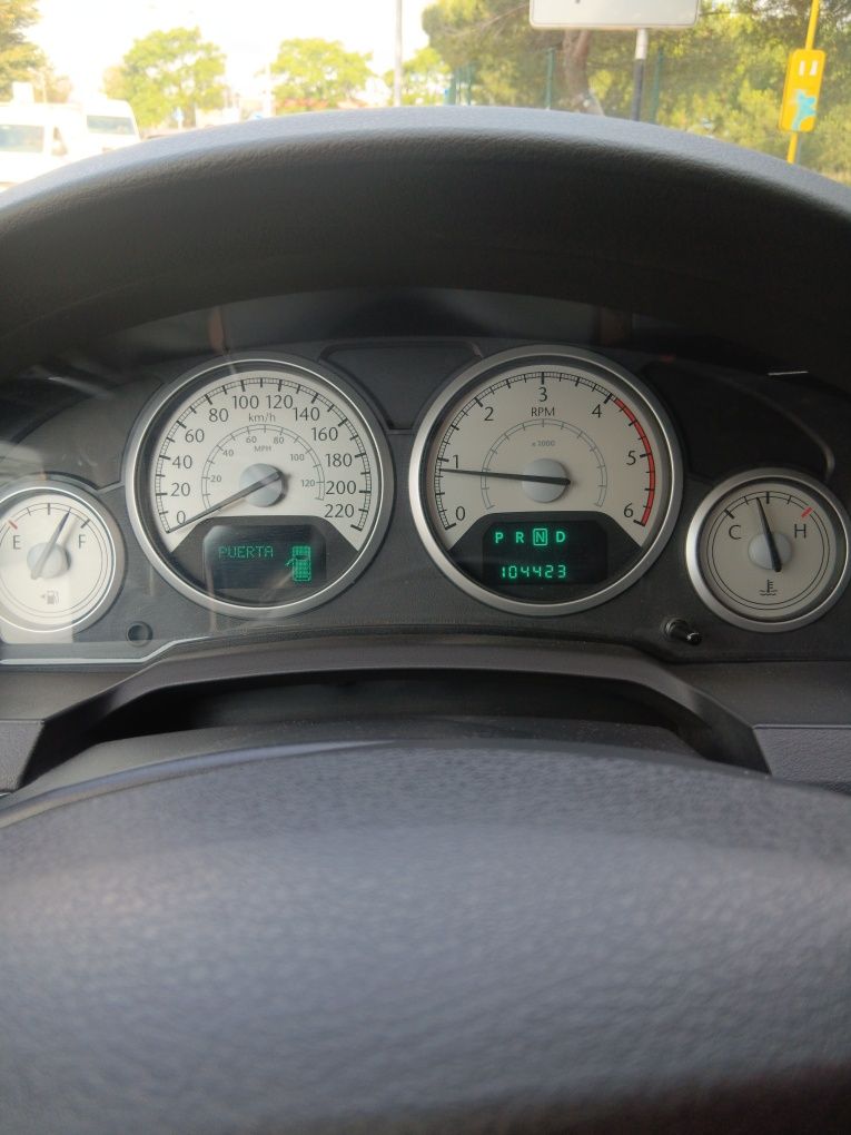 Chrysler Grand Voyager 2010 poucos km