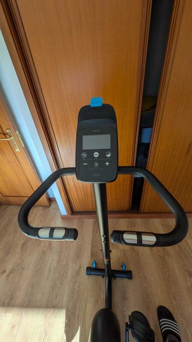 Bicicleta Estática Essencial EB 140 - DOMYOS