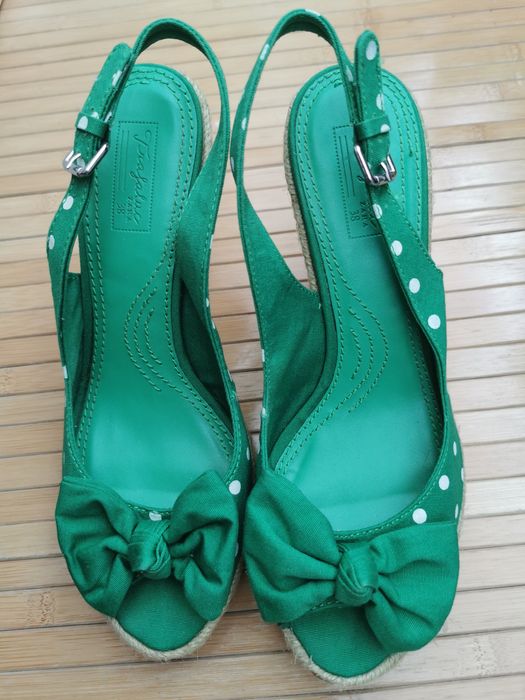 Sandálias Zara como NOVAS