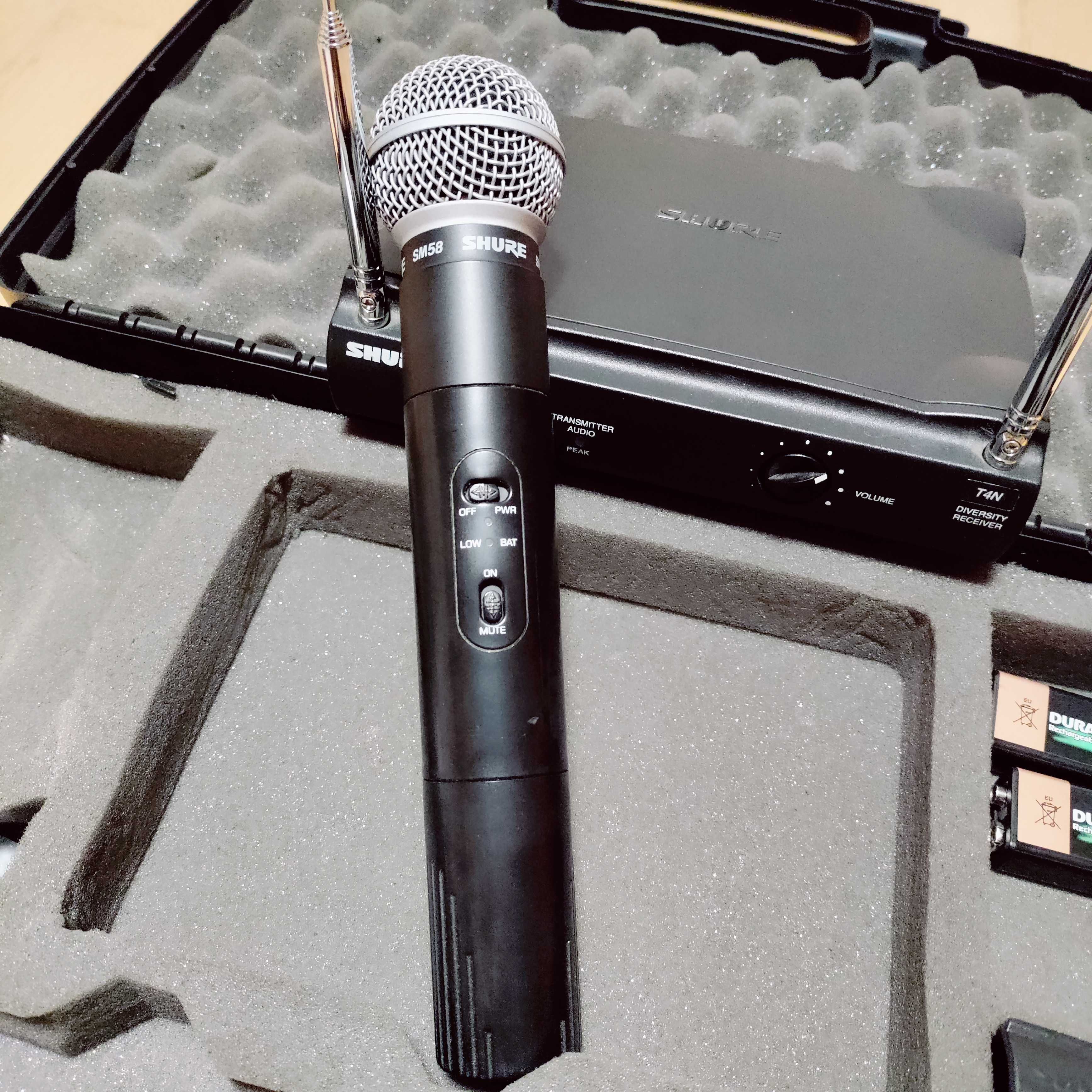 Bezprzewodowy mikrofon SHURE SM58 z dwiema antenami