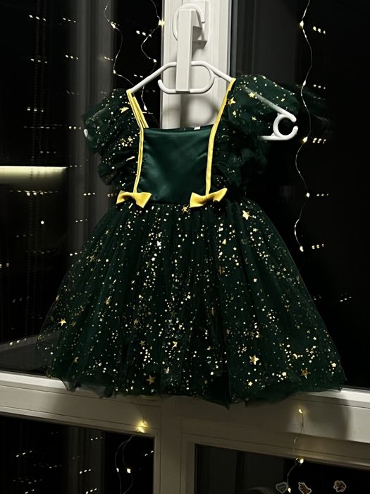 Зелена сукня. Зелене плаття. Костюм ялинки