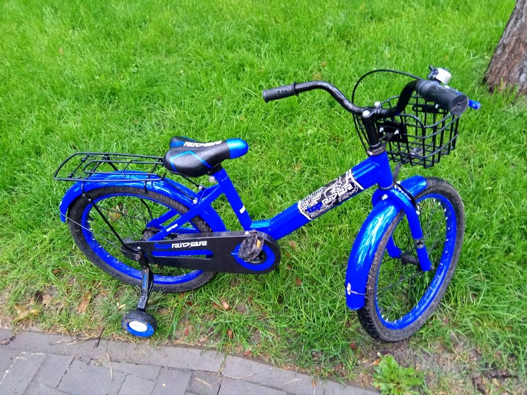 Велосипед для хлопчика-біля покровського парку