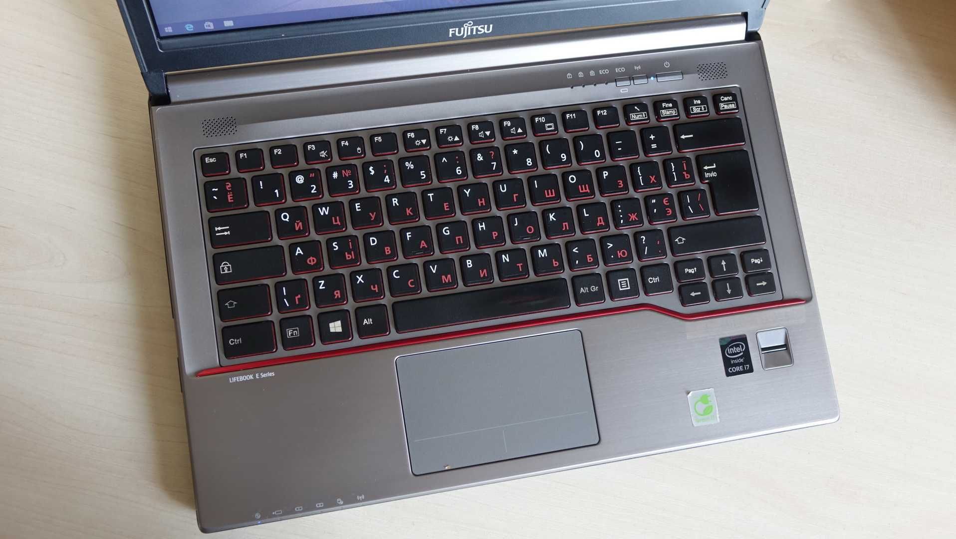 Fujitsu Lifebook 14 i7-4712MQ 8GB 256GB ssd Intel HD 4600 Win10