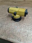 Nivelator optyczny topcon