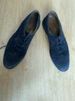Sapatos de homem azuis
