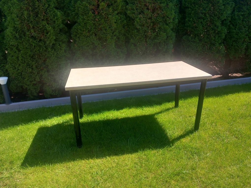 Stół o wymiarach  160x80x76