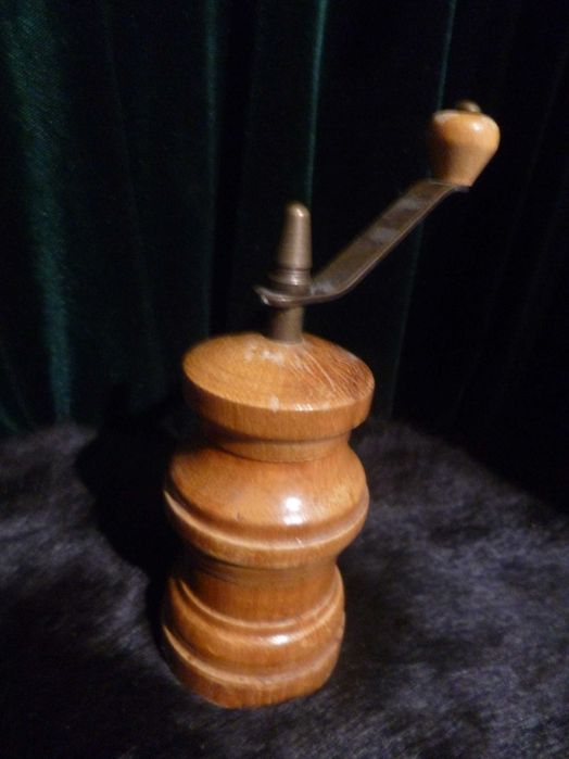 Ручная мельница для специй. Времён ссср. Рабочая.