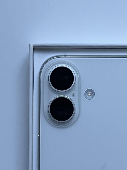 OUTLET Apple iPhone 16 256GB Biały FV23 - 15 cykli baterii gw Apple