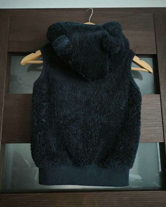 Bezrękawnik z kapturem