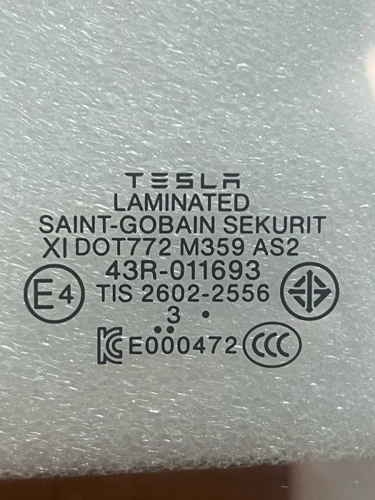 Tesla Model 3 - скло дверей  нове Б.У рест дорест
