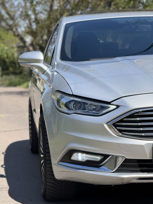 Ford fusion hybrid Titanium 2017.11