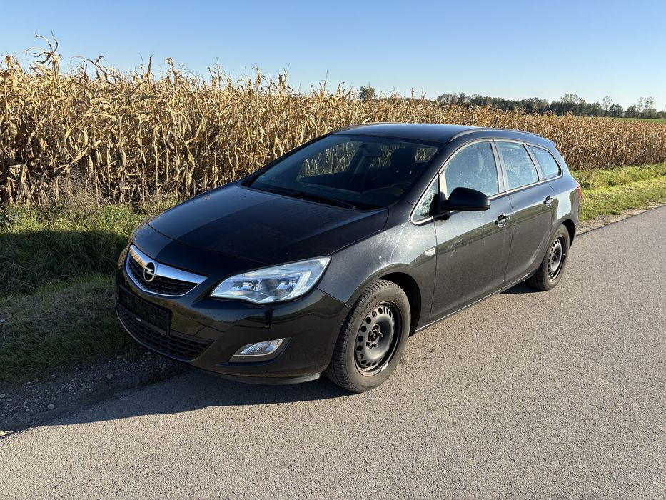 Sprzedam opel astra j zadbany  2012r
