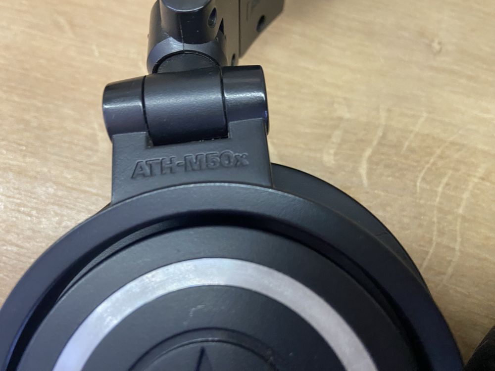 Наушники Audio-Technica ATH-M50x