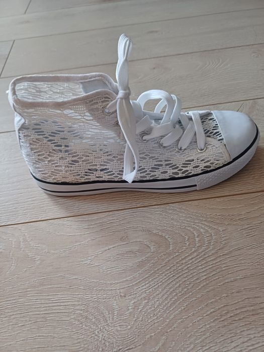 Koronkowe trampki damskie 39