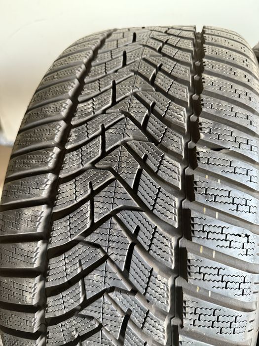Zimowe opony Dunlop 245/40r18 Jak nowe 9mm 2022r