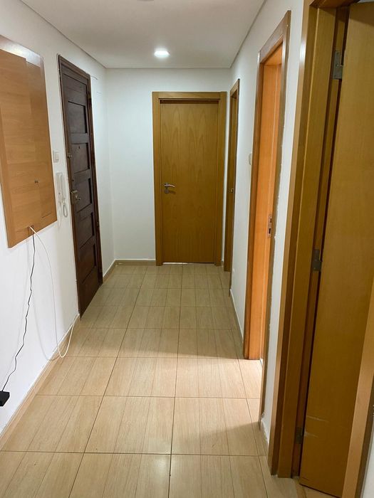 Alugo quarto em Massamá para casal