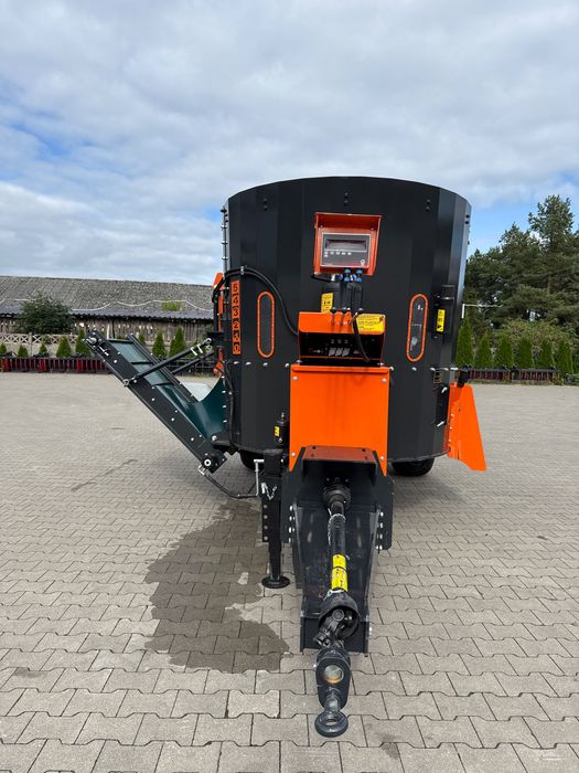 Wóz paszowy paszowóz mieszalnik 6 m³ Burkon