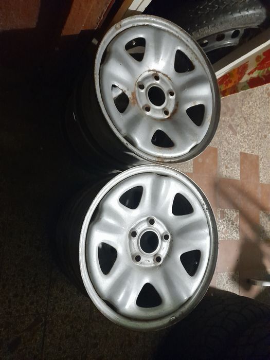 Чехлы Волга 31105 газ 31029 запчасти диски запаска рем вставка дверей