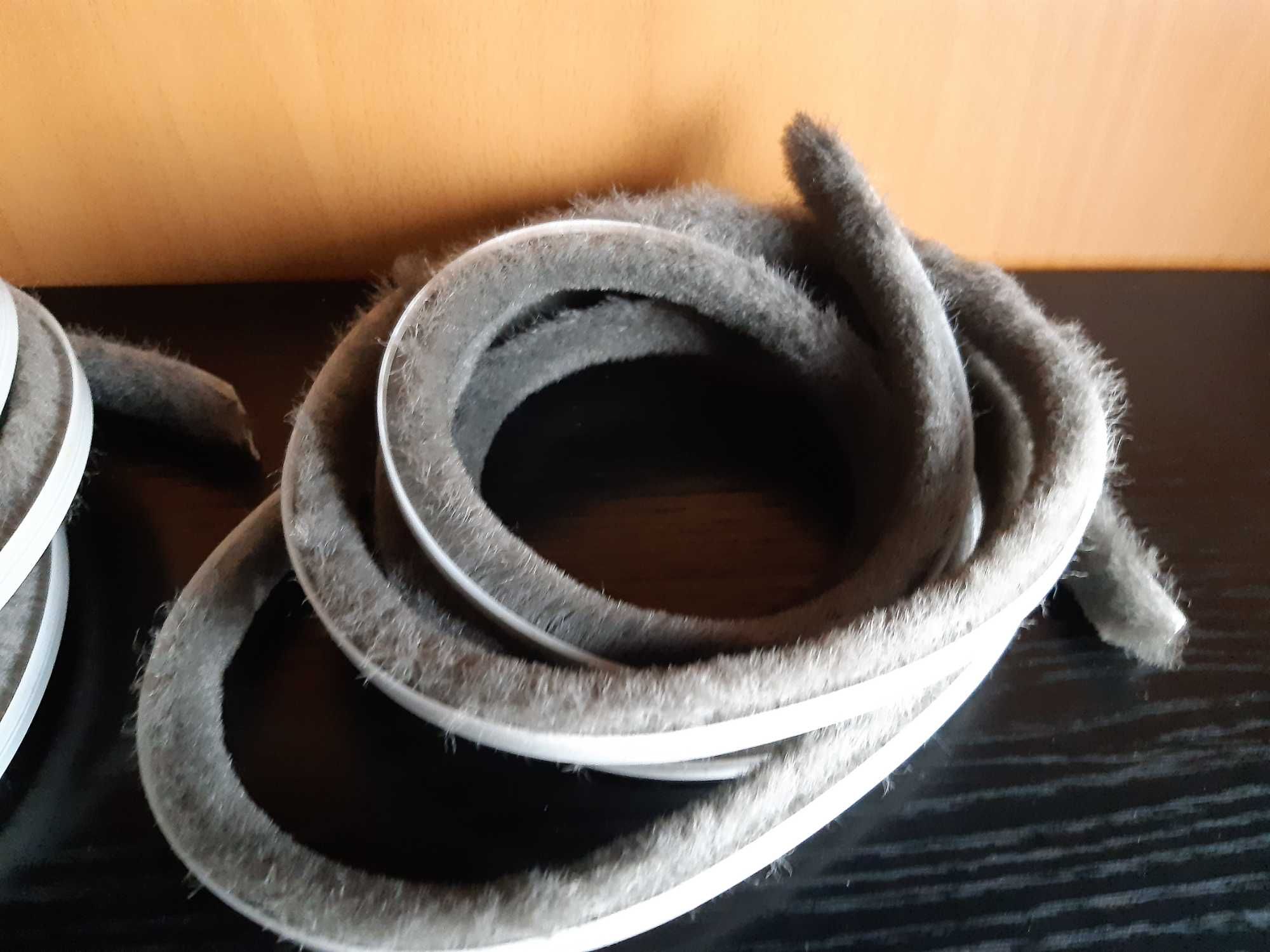 Wąsy bez kleju 3 szt.