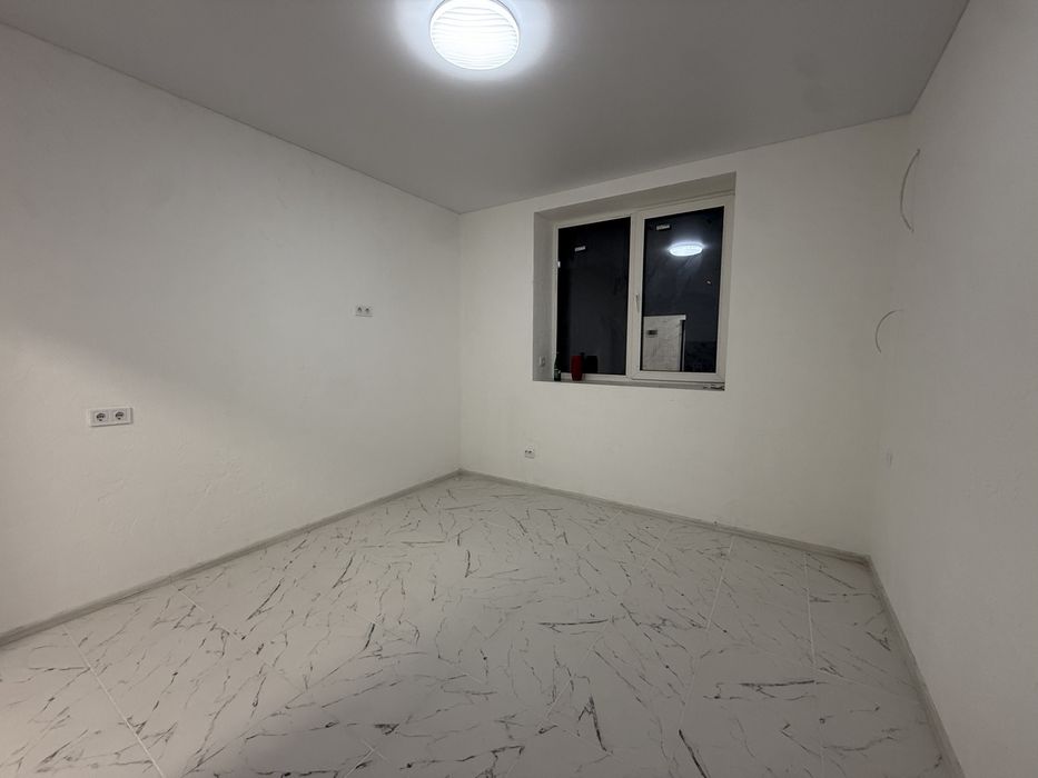 Квартира з ремонтом! Завозь меблі! Студія!