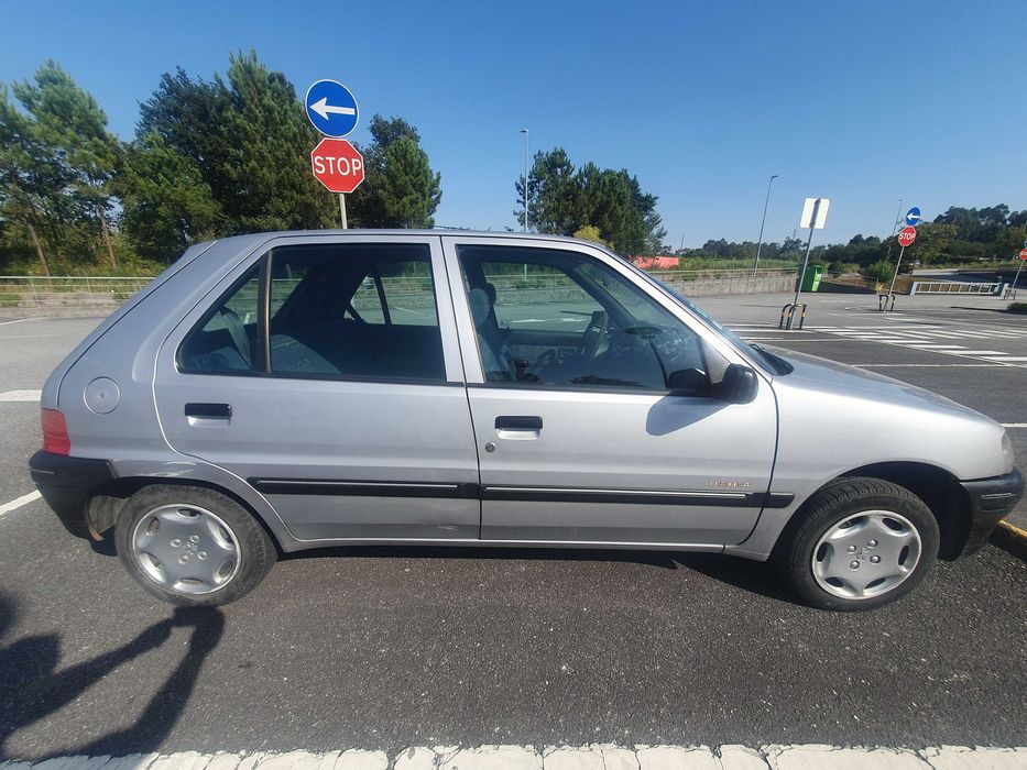 Peugeot 106 poucos kms, como novo, económico
