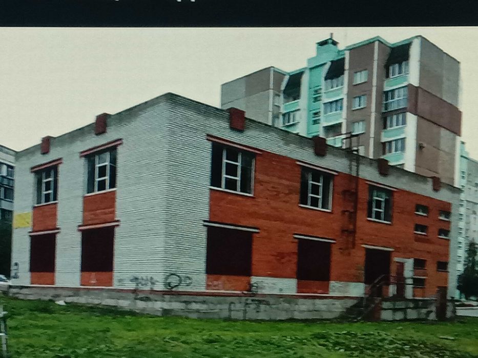 Продам окрему 2х поверхову будівлю в р-ні Льотна