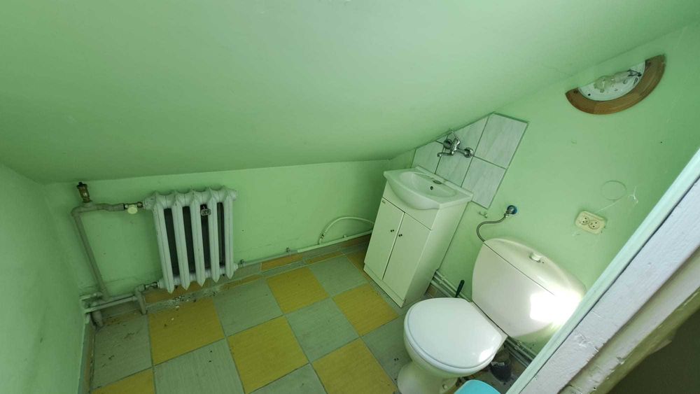 Dom na wsi z pięknym widokiem i dużą działką - Podzamcze
