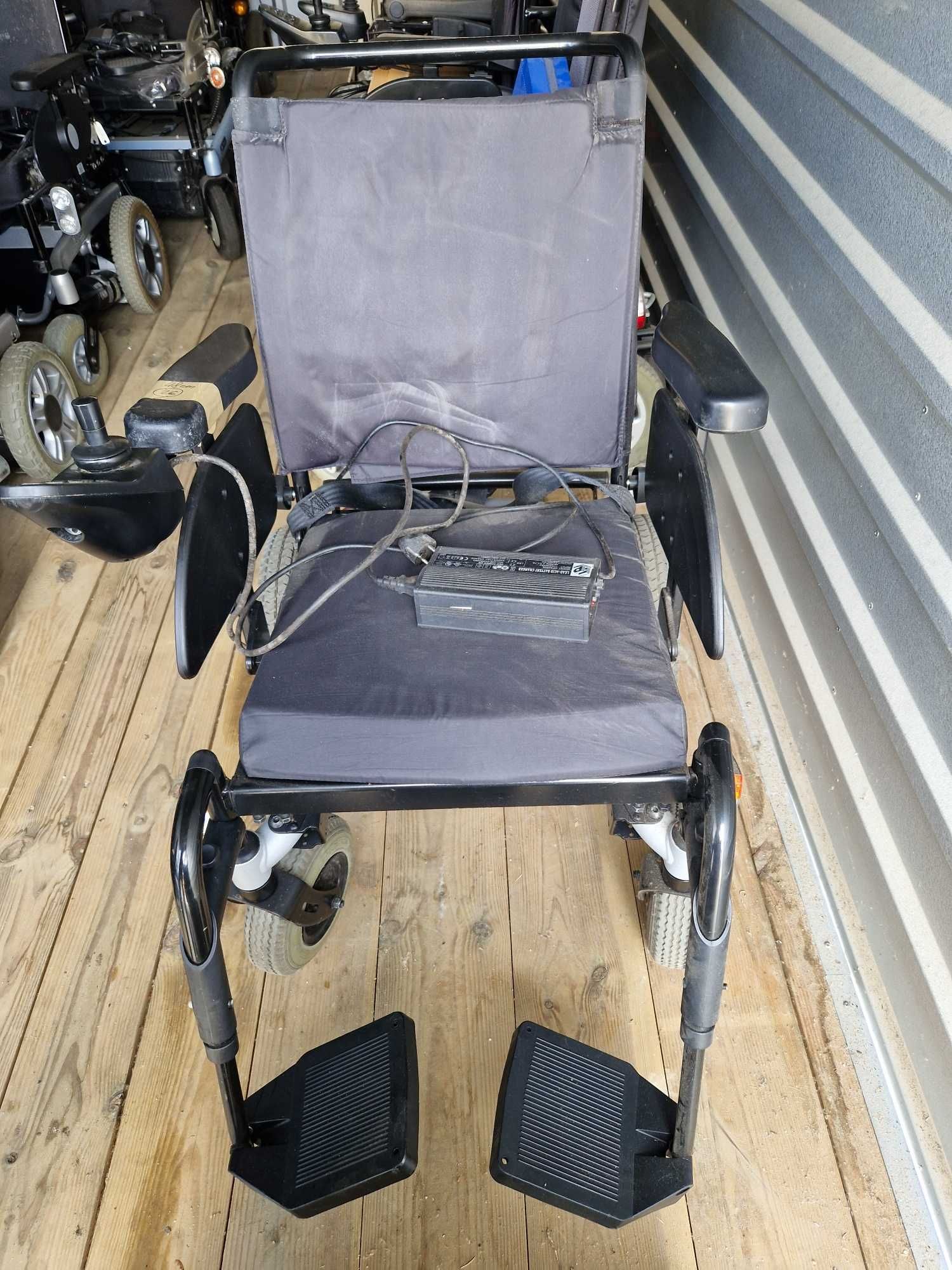 Wózek inwalidzki elektryczny INVACARE STREAM siedzisko 48 cm - 26