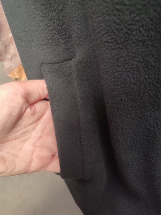 Кофта з флісу з кишенями на замках