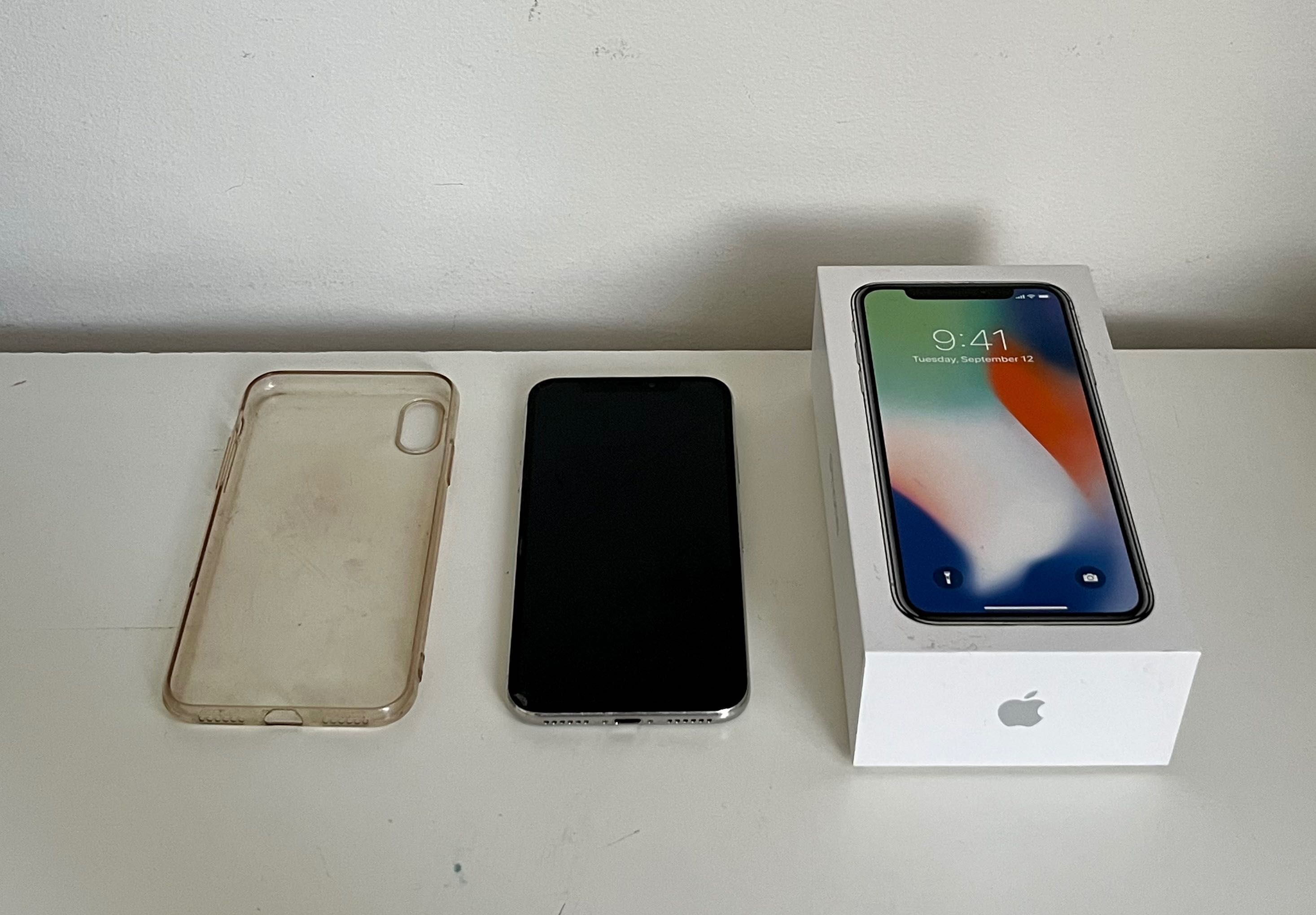 iPhone X biało-srebrny