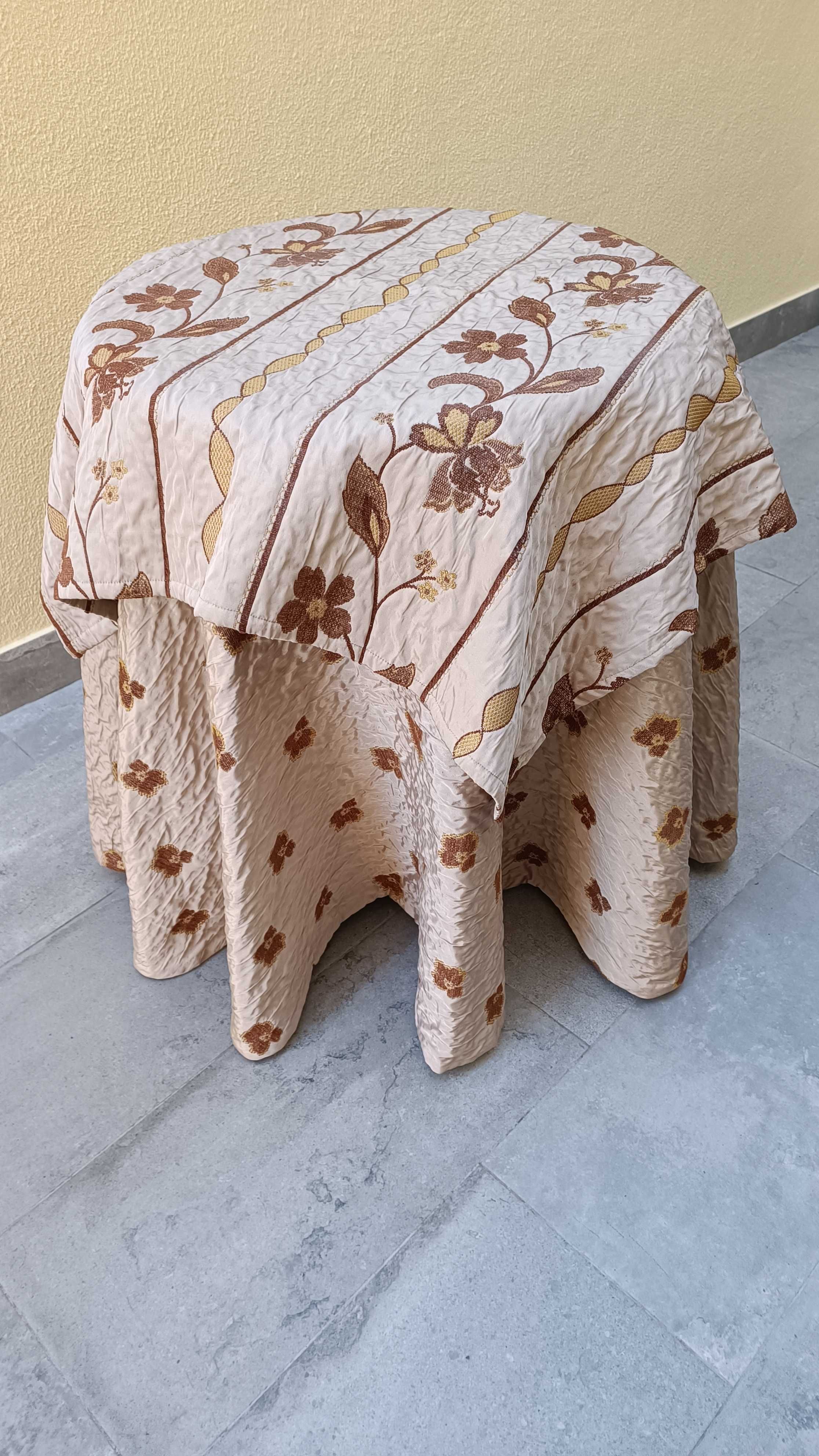 Mesa de Apoio Redonda em Madeira + Capa (Oportunidade )