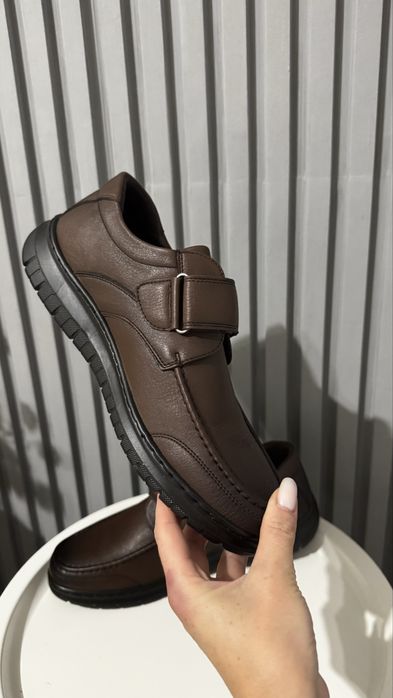 Шкіряні туфлі. Нові