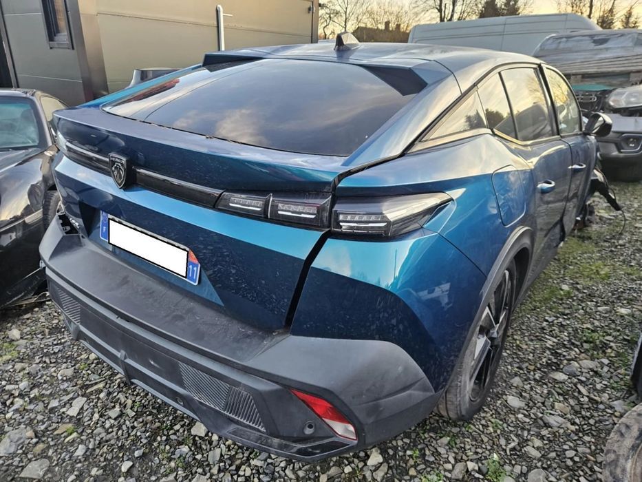 Peugeot 408 2023 rok 1,2 benzyna  408/ 3008   Uszkodzony