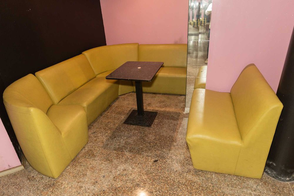 Sofás e mesas para venda