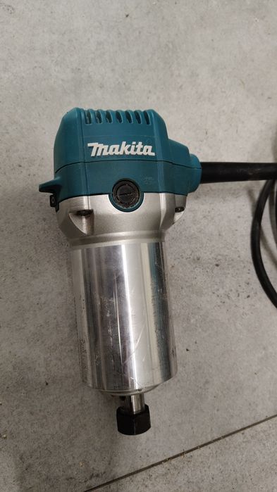 Frezarka wielofunkcyjna Rt0702cx2j Makita stan bardzo dobry