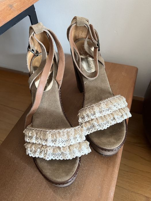 Sandálias NOVAS Tapadas 38