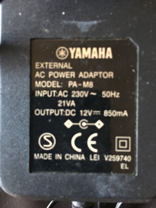 Adaptador Yamaha - Modelo PA-M8 - 12V e 850 mA