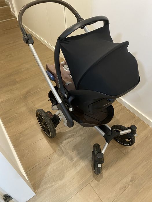 Carrinho de passeio, babycock e isofix MAXI COSI