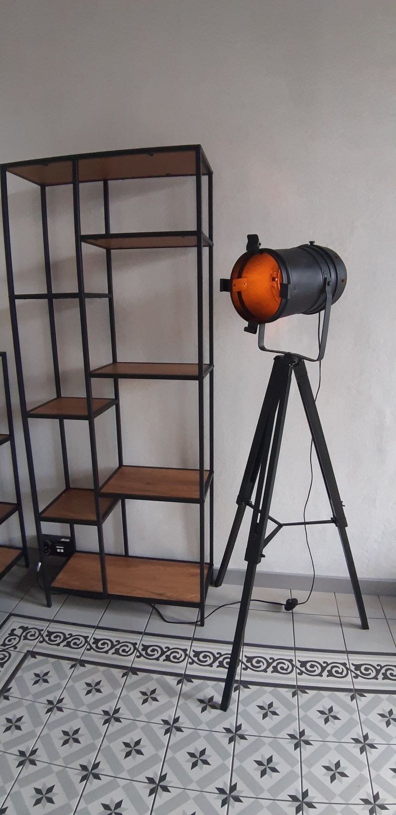 Lampa oświetlenie loft czarna trójnóg led żarówka e27