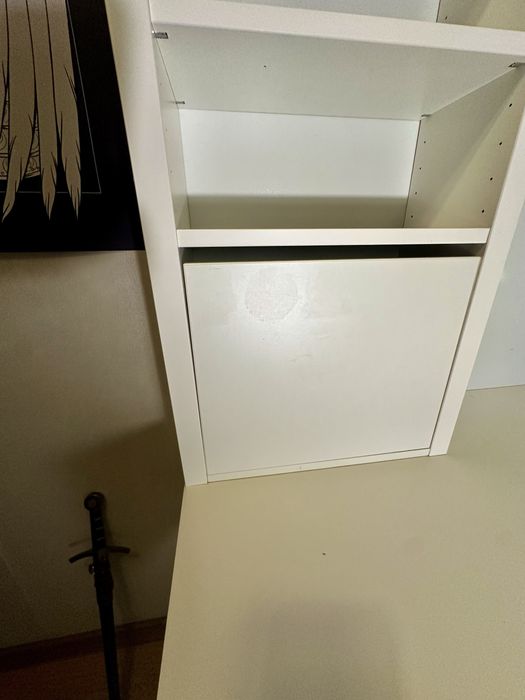 Biurko narożne białe Micke IKEA - magnes