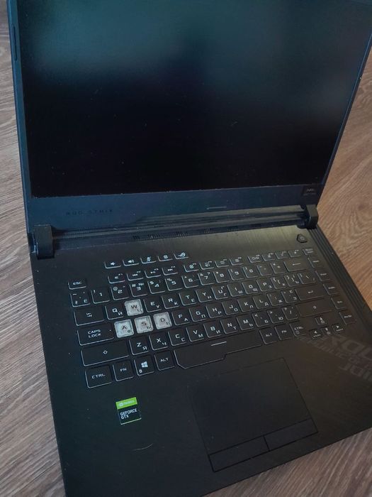 Ноутбук ASUS ROG Strix G15 Black --ПІД РЕМОНТ--