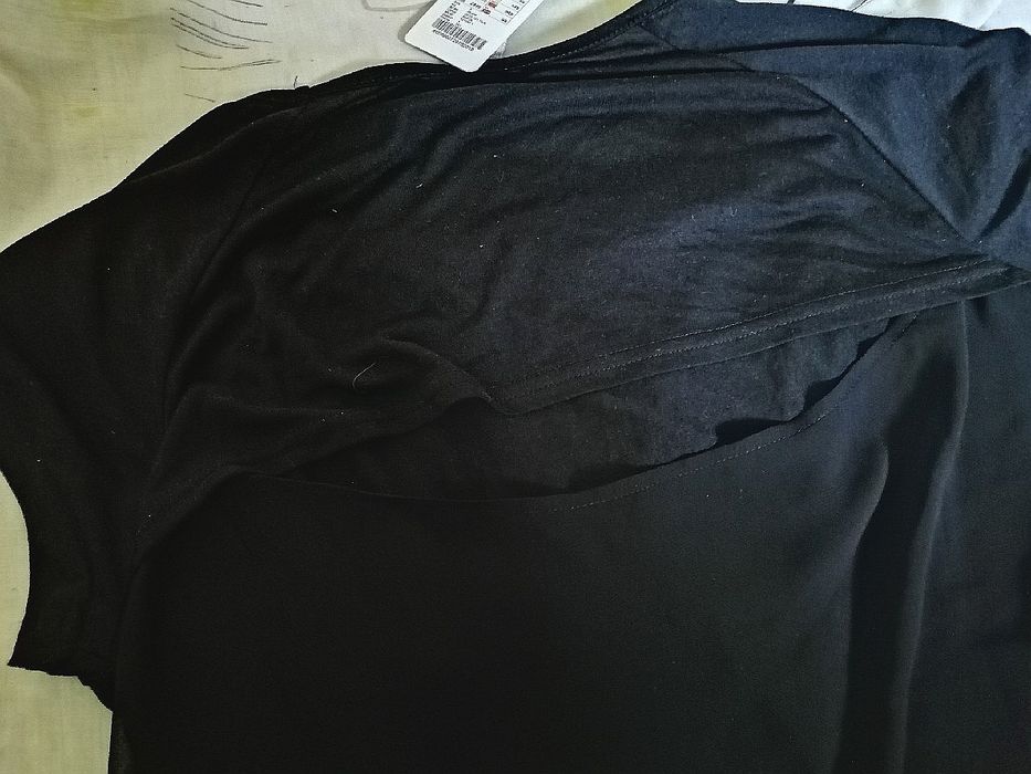 NEW YORKER bluzka. Z TYŁU WYCIĘCIE. I wstawka z innego materiału. S xs