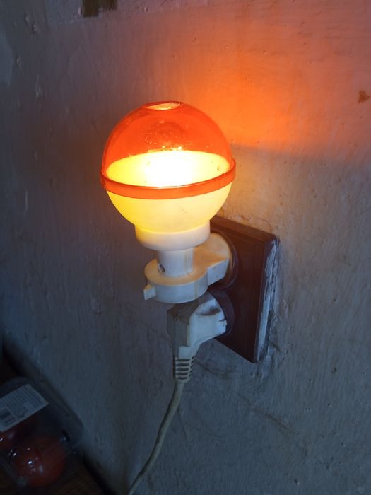 Lampka nocna do kontaktu prl