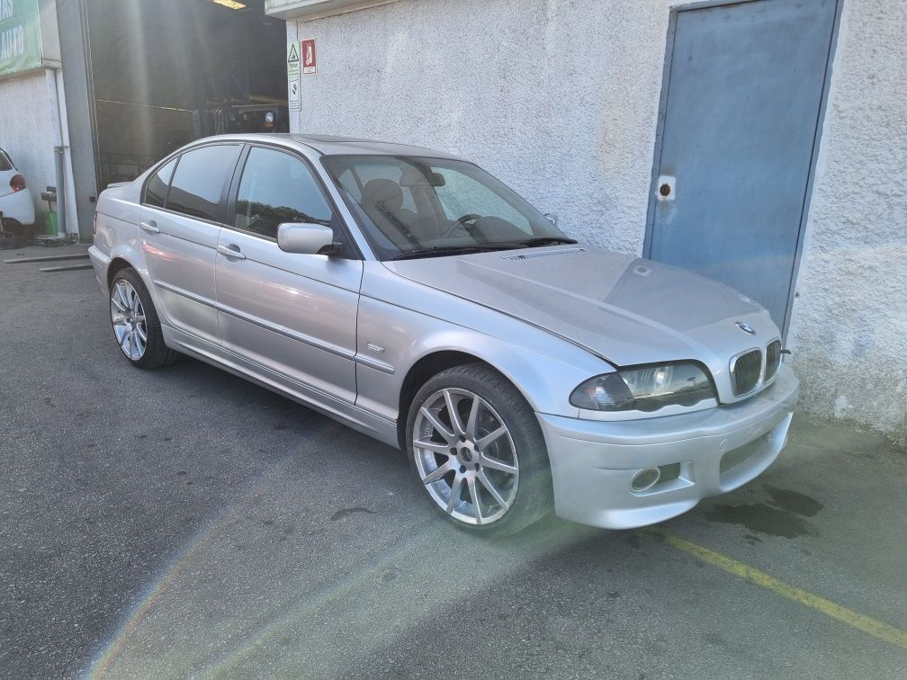 BMW E46 320D 136CV de 1999 para peças