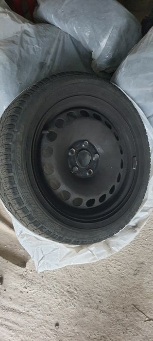 Комплект металевих дисків r16 на фольксваген з зимовою гумою Dunlop sp