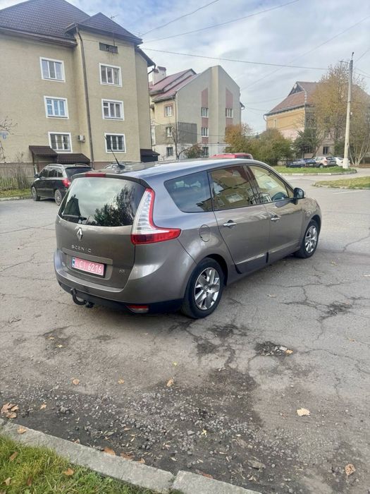 Renault grand scenic 2011