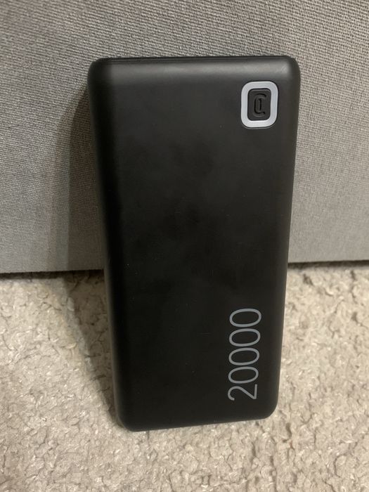 Продам повербанк Cellularline Essence Black 20000mAh