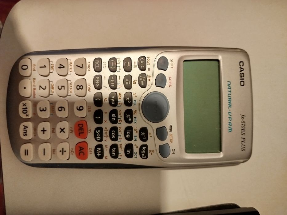 Calculadora fx-570ES PLUS