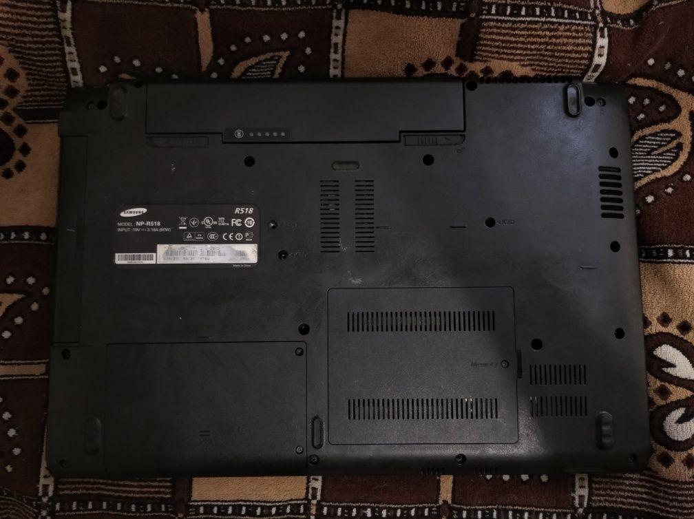 Samsung NP-R518 на розбирання